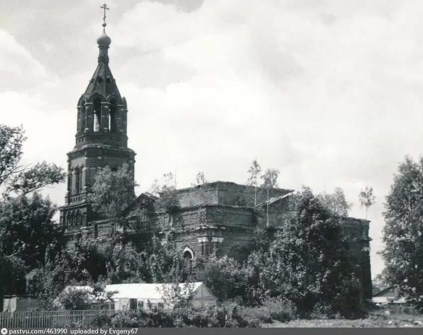 Орехово зуево горьковское. Богородицерождественский храм Орехово-Зуево. Городской округ Орехово-Зуево собор Рождества Богородицы. Крестовоздвиженская Церковь Орехово Зуево. Церкви Орехово-Зуево до революции.